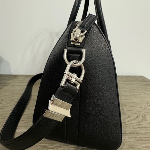 GIVENCHY Black Small Sugar Antigona Bag - Picture 14 of 14